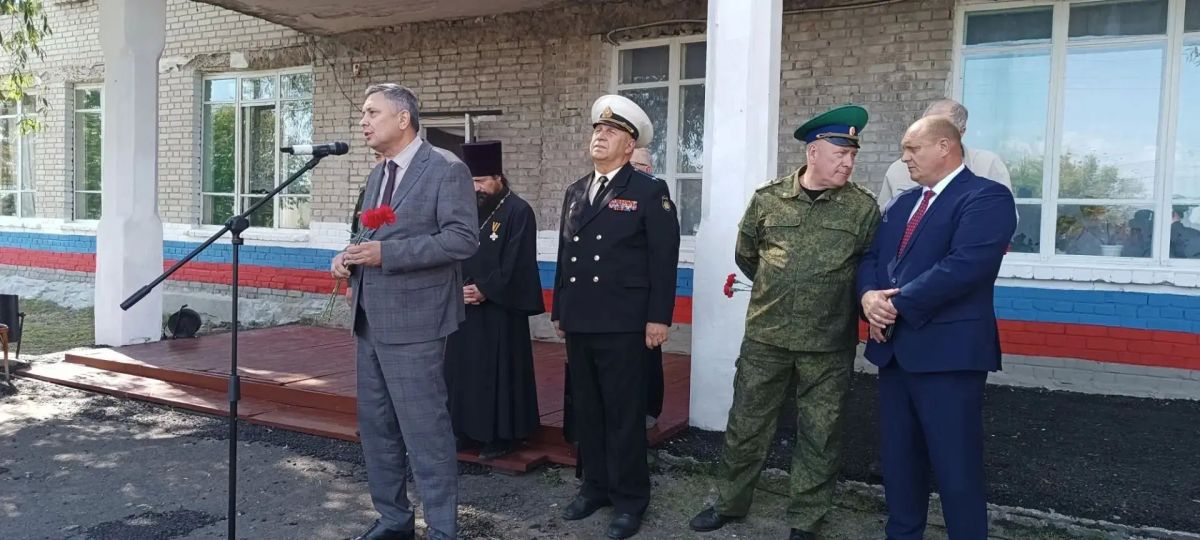 03 сентября заместитель директора Департамента общественной безопасности Курганской области Валерий Таскаев принял участие в торжественном мероприятии, посвященном перезахоронению останков война, погибшего в годы Великой... 03 сентября заместитель директора Департамента общественной безопасности Курганской области Валерий Таскаев принял участие в торжественном мероприятии, посвященном перезахоронению останков война, погибшего в годы Великой...