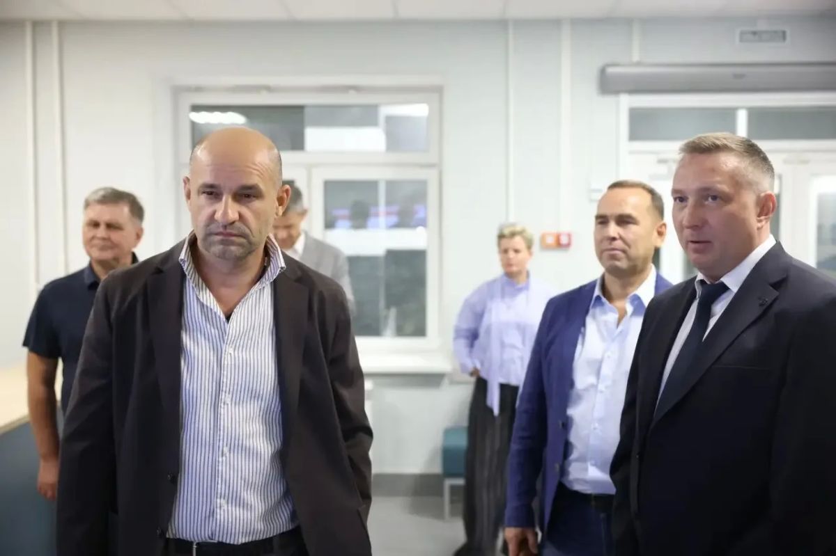 Вадим Шумков: Также зашли в областную поликлинику при ОКБ имени святителя Луки Крымского, которая примет первых посетителей уже в этом сентябре Вадим Шумков: Также зашли в областную поликлинику при ОКБ имени святителя Луки Крымского, которая примет первых посетителей уже в этом сентябре