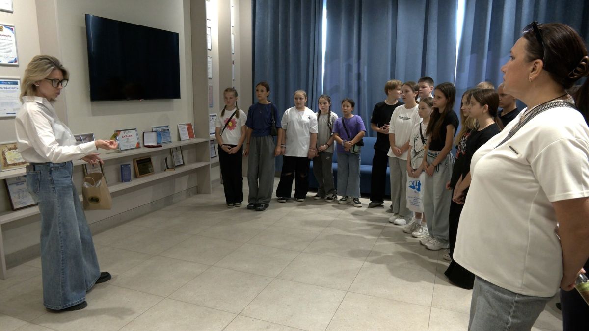 В гостях у «Область 45»: курганские школьники заглянули за кулисы телевидения