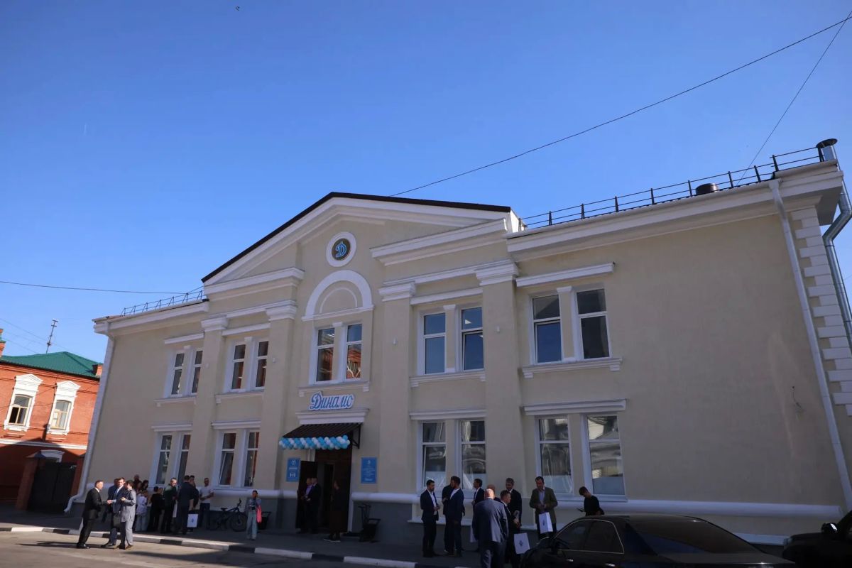 Сегодня, 10 сентября, в Кургане торжественно открыли обновленный спорткомплекс «Динамо», который полностью модернизирован в результате капитального ремонта, проведенного по поручению губернатора Вадима Шумкова Сегодня, 10 сентября, в Кургане торжественно открыли обновленный спорткомплекс «Динамо», который полностью модернизирован в результате капитального ремонта, проведенного по поручению губернатора Вадима Шумкова