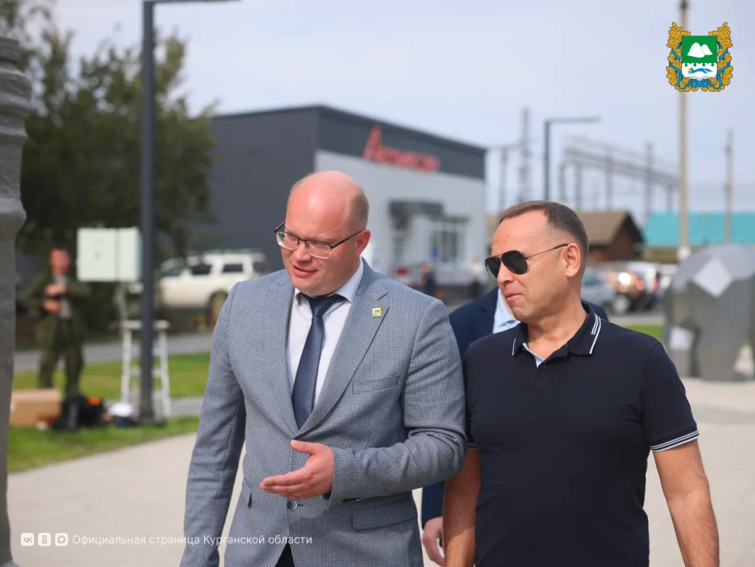 В Петуховском округе продолжается работа по приведению в надлежащее состояние общественных территорий, дорог и фасадов В Петуховском округе продолжается работа по приведению в надлежащее состояние общественных территорий, дорог и фасадов