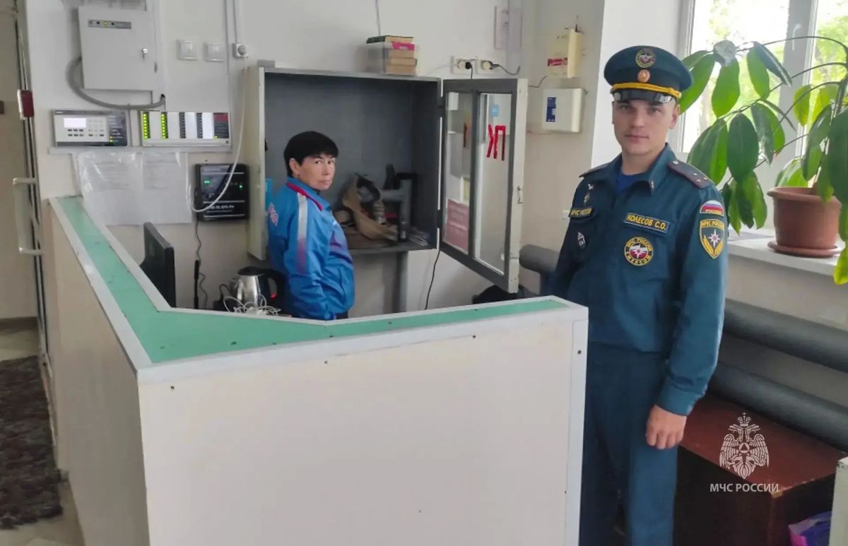 В Курганской области сотрудники Испытательной пожарной лаборатории и госпожнадзора проводят консультации в ходе обследования избирательных участков В Курганской области сотрудники Испытательной пожарной лаборатории и госпожнадзора проводят консультации в ходе обследования избирательных участков