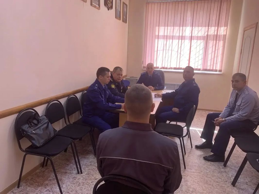 Первый заместитель прокурора Курганской области Андрей Иньшаков в рамках проведения комплексной проверки выехал в ФКУ «Исправительная колония № 1» УФСИН России по Курганской области Первый заместитель прокурора Курганской области Андрей Иньшаков в рамках проведения комплексной проверки выехал в ФКУ «Исправительная колония № 1» УФСИН России по Курганской области