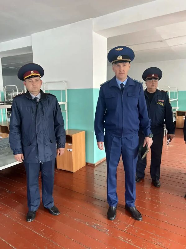 Первый заместитель прокурора Курганской области Андрей Иньшаков в рамках проведения комплексной проверки выехал в ФКУ «Исправительная колония № 1» УФСИН России по Курганской области Первый заместитель прокурора Курганской области Андрей Иньшаков в рамках проведения комплексной проверки выехал в ФКУ «Исправительная колония № 1» УФСИН России по Курганской области