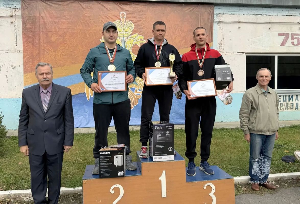 В Кургане в 17-й раз состоялись соревнования по пожарно-спасательному спорту, посвященные памяти Андрея Семенова В Кургане в 17-й раз состоялись соревнования по пожарно-спасательному спорту, посвященные памяти Андрея Семенова
