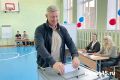 Председатель курганской облдумы Дмитрий Фролов проголосовал в школе № 8
