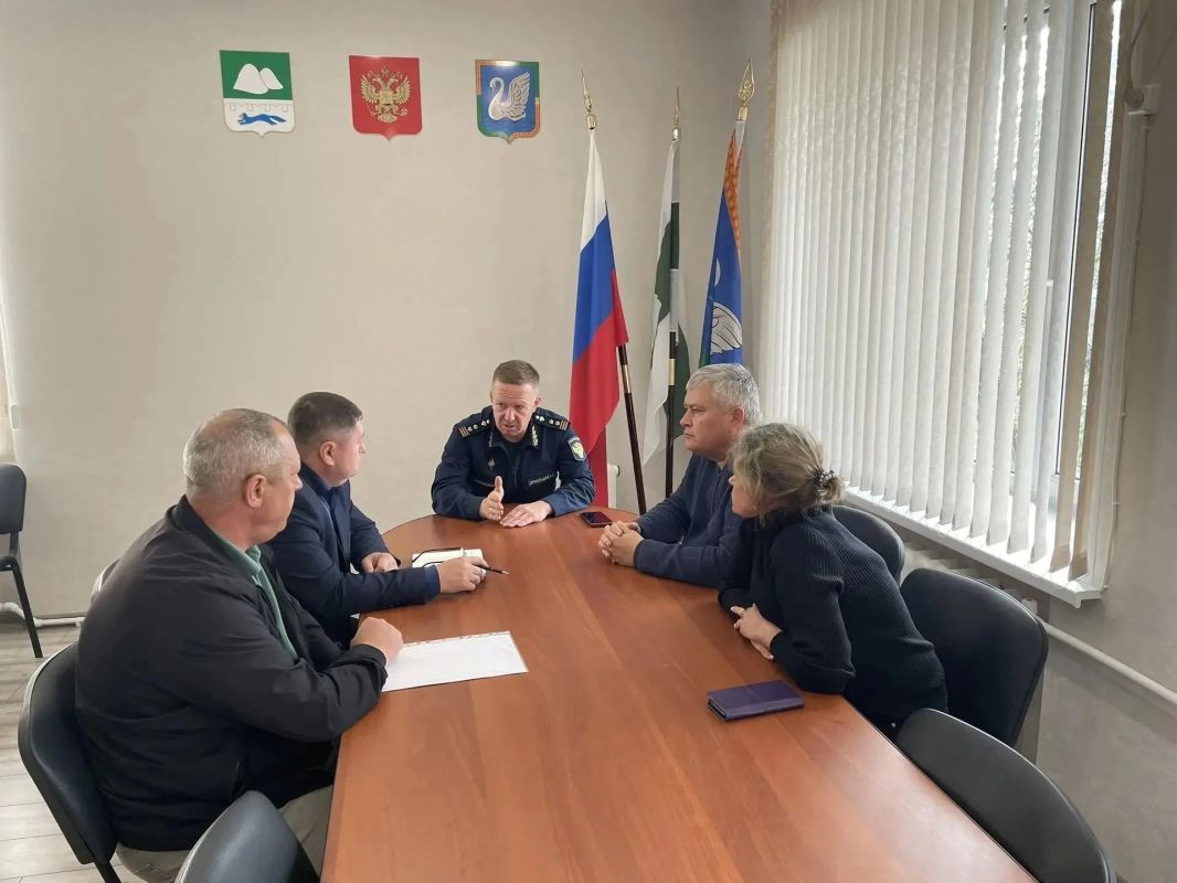 В Курганской области активно ведется подготовка к отопительному сезону 2026–2027 годов во всех муниципальных округах – проводятся противоаварийные тренировки на объектах теплоснабжения. Они помогают отработать действия при... В Курганской области активно ведется подготовка к отопительному сезону 2026–2027 годов во всех муниципальных округах – проводятся противоаварийные тренировки на объектах теплоснабжения. Они помогают отработать действия при...