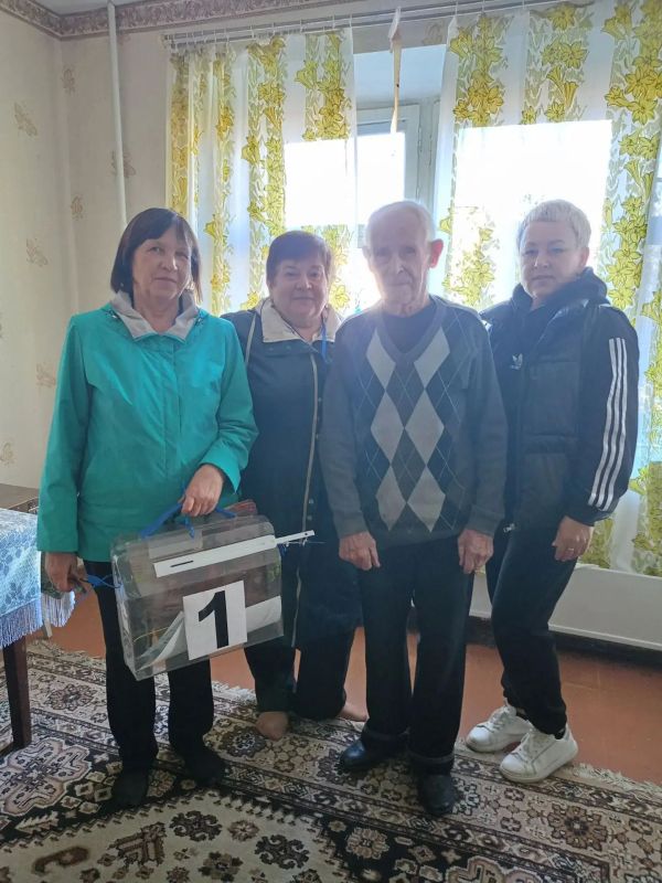 В Курганской области голосуют граждане почтенного возраста, ветераны Великой Отечественной войны и труженики тыла В Курганской области голосуют граждане почтенного возраста, ветераны Великой Отечественной войны и труженики тыла