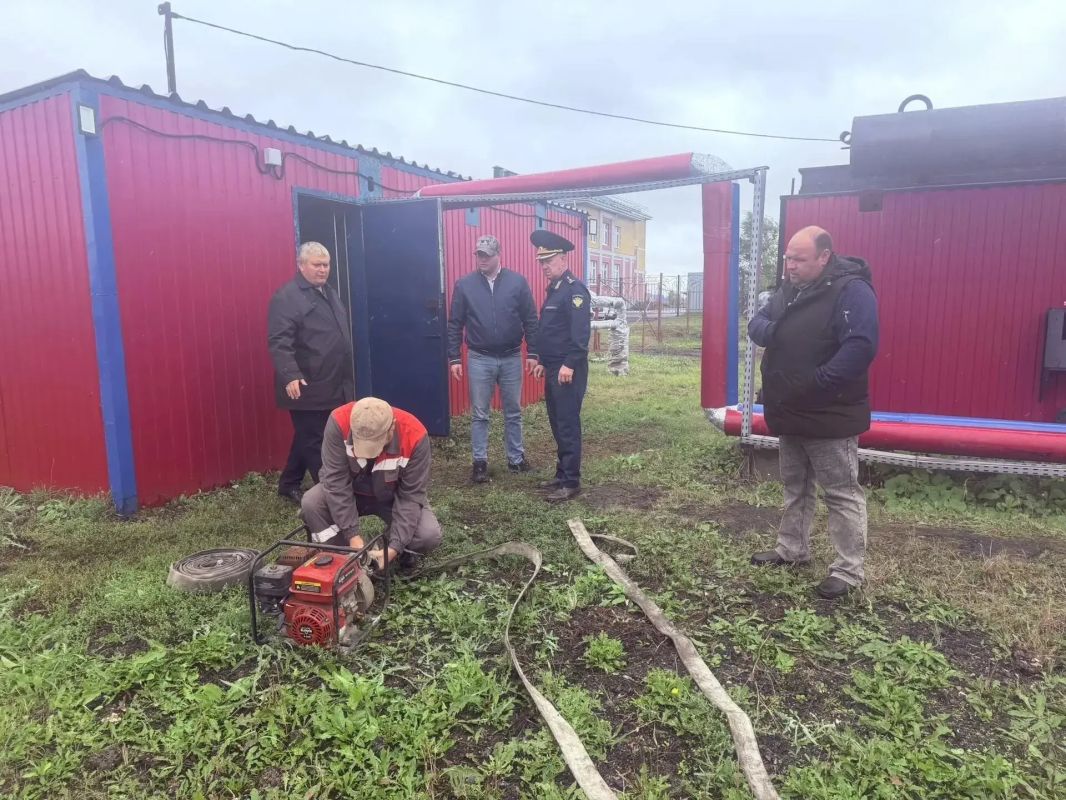 В Курганской области активно ведется подготовка к отопительному сезону 2026–2027 годов во всех муниципальных округах – проводятся противоаварийные тренировки на объектах теплоснабжения. Они помогают отработать действия при... В Курганской области активно ведется подготовка к отопительному сезону 2026–2027 годов во всех муниципальных округах – проводятся противоаварийные тренировки на объектах теплоснабжения. Они помогают отработать действия при...