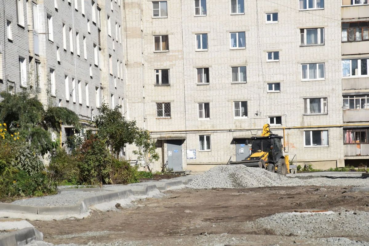 Антон Науменко: Город - это не только большие парки и набережные, но и уютные дворы, и удобные дороги Антон Науменко: Город - это не только большие парки и набережные, но и уютные дворы, и удобные дороги