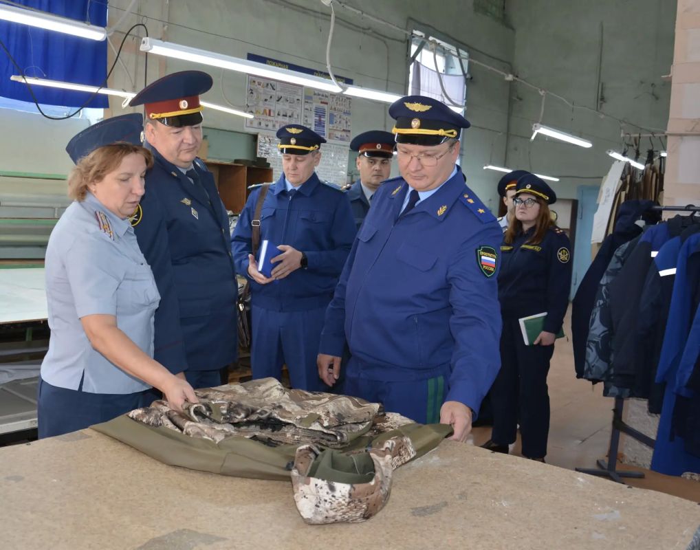 Сегодня прокурор Курганской области Владислав Московских в рамках проверки состояния законности посетил ФКУ «Исправительная колония № 4 УФСИН России по Курганской области»