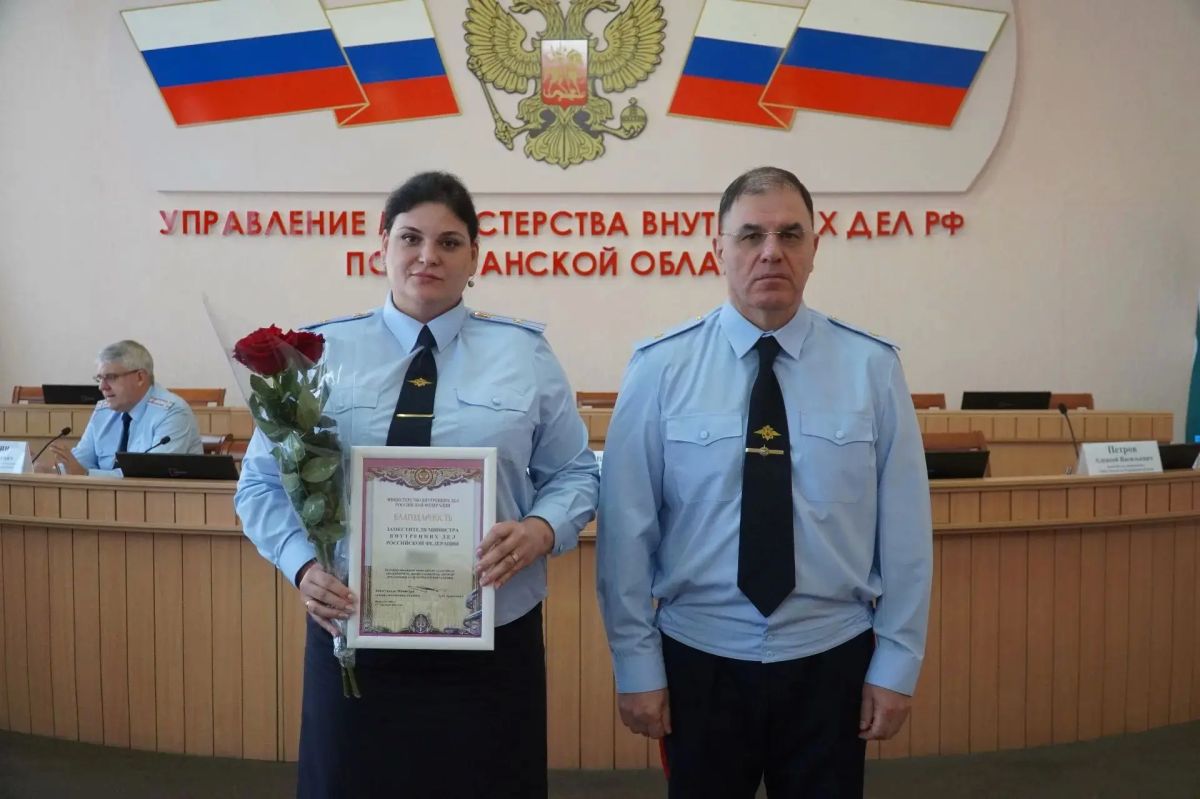На заседании коллегии УМВД России по Курганской области сотрудникам зауральской полиции вручены ведомственные награды На заседании коллегии УМВД России по Курганской области сотрудникам зауральской полиции вручены ведомственные награды