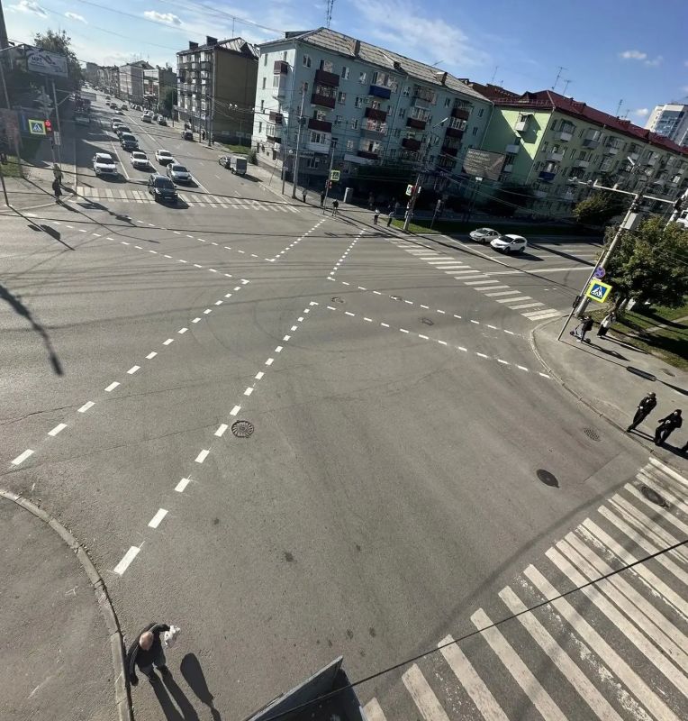 Быстрее и удобнее: в Кургане оборудуют диагональные пешеходные переходы Быстрее и удобнее: в Кургане оборудуют диагональные пешеходные переходы