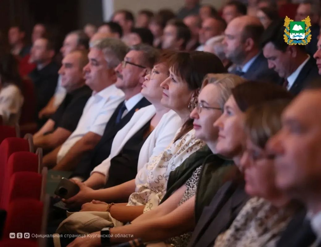 Накануне Дня машиностроителя, который традиционно отмечается в последнее воскресенье сентября, в Кургане наградили лучших представителей отрасли Накануне Дня машиностроителя, который традиционно отмечается в последнее воскресенье сентября, в Кургане наградили лучших представителей отрасли