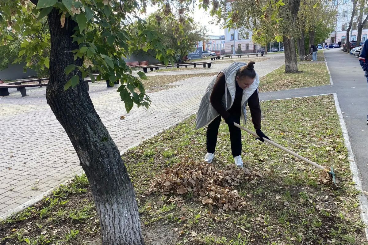 Вместе делаем город уютнее: в Кургане начались субботники в рамках месячника санитарной очистки Вместе делаем город уютнее: в Кургане начались субботники в рамках месячника санитарной очистки