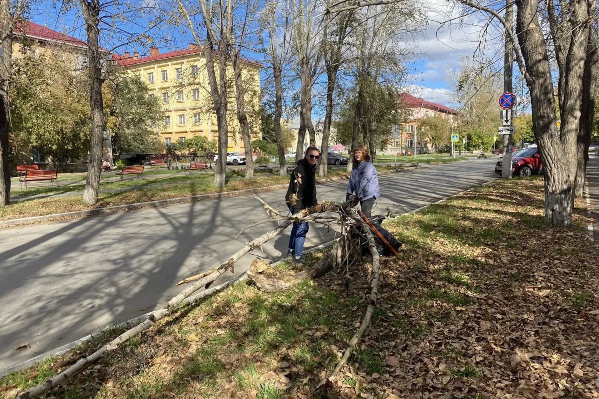 Вместе делаем город уютнее: в Кургане начались субботники в рамках месячника санитарной очистки Вместе делаем город уютнее: в Кургане начались субботники в рамках месячника санитарной очистки
