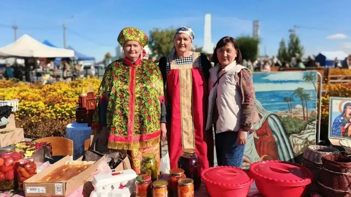 Настоящим событием, которое объединило жителей села Звериноголовское, стал праздник, посвященный 200-летию местного храма, приуроченный к православному торжеству - Воздвижению Креста Господня Настоящим событием, которое объединило жителей села Звериноголовское, стал праздник, посвященный 200-летию местного храма, приуроченный к православному торжеству - Воздвижению Креста Господня