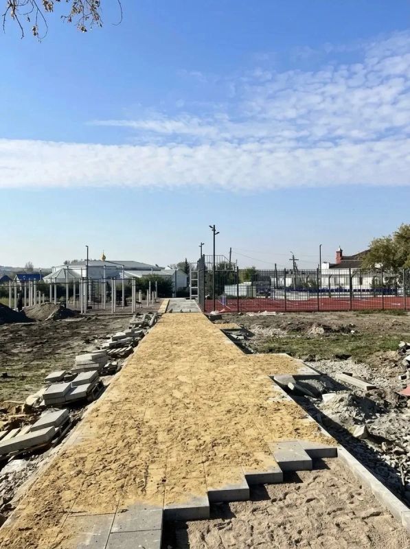 В Далматово по поручению губернатора Курганской области Вадима Шумкова продолжается благоустройство общественных территорий и идет ремонт коммунальных городских сетей В Далматово по поручению губернатора Курганской области Вадима Шумкова продолжается благоустройство общественных территорий и идет ремонт коммунальных городских сетей