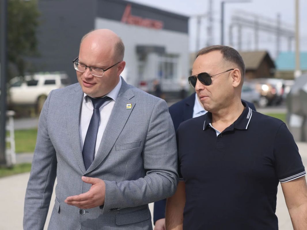 Вадим Шумков: Распоряжением Президента Российской Федерации объявлена благодарность Наталье Алексеевне Богдановой — главе Белозерского муниципального округа и Антону Владимировичу Волкову — главе Петуховского муниципального... Вадим Шумков: Распоряжением Президента Российской Федерации объявлена благодарность Наталье Алексеевне Богдановой — главе Белозерского муниципального округа и Антону Владимировичу Волкову — главе Петуховского муниципального...