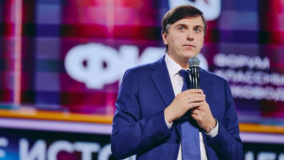 Педагоги и директора школ Курганской области принимают участие в Форуме классных руководителей и Форуме директоров школ, открытие которых прошло в Национальном центре «Россия»