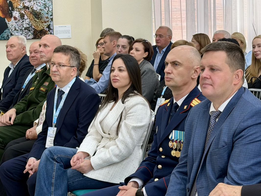 Руководитель следственного управления поздравил коллектив Курганского областного госпиталя для ветеранов войн с 85-летием со дня основания