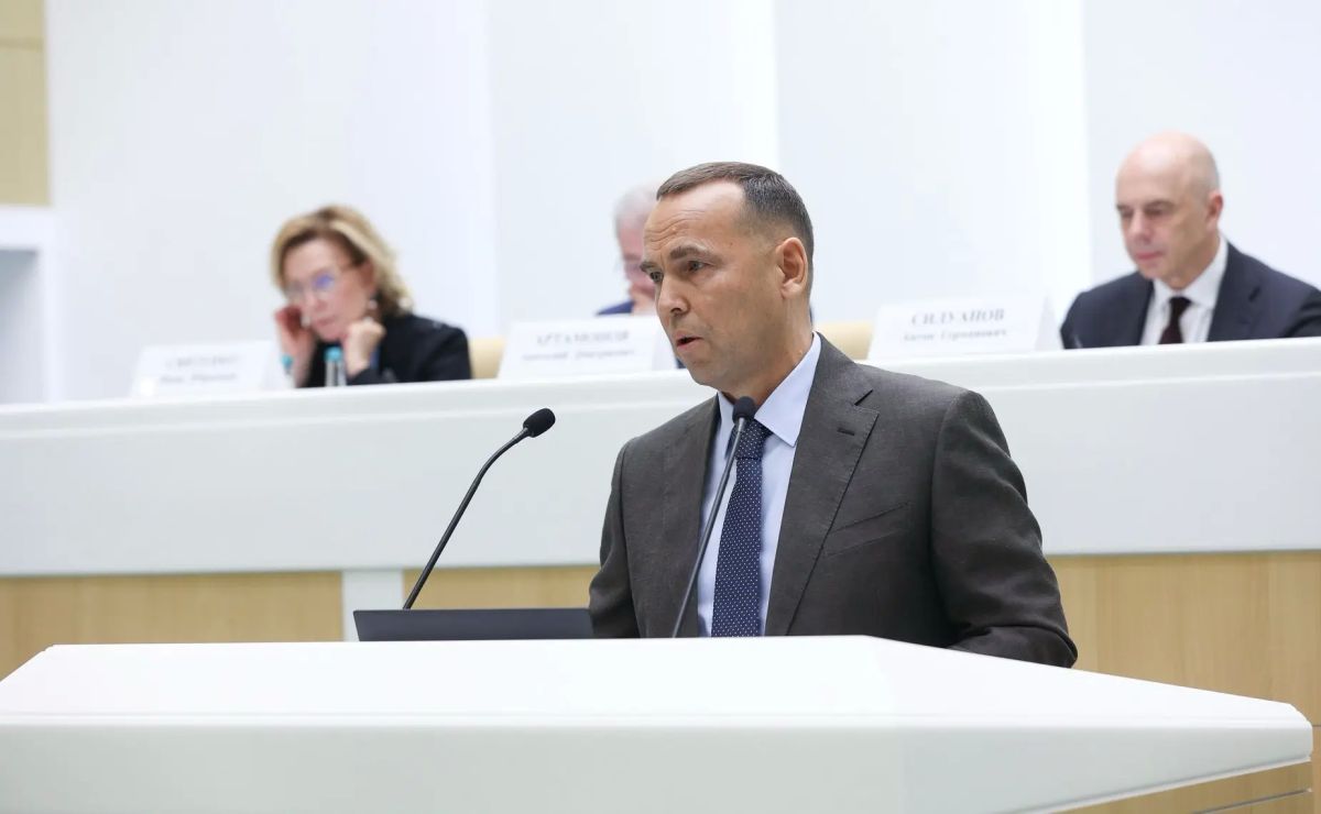 Вадим Шумков: Выступил в Совете Федерации на парламентских слушаниях Вадим Шумков: Выступил в Совете Федерации на парламентских слушаниях