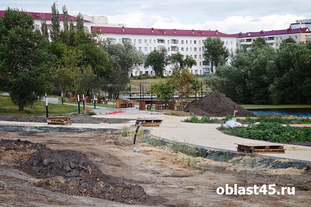 Горячая вода пришла в Шевелёвку: теплотрасса в новом сквере Кургана прошла испытания