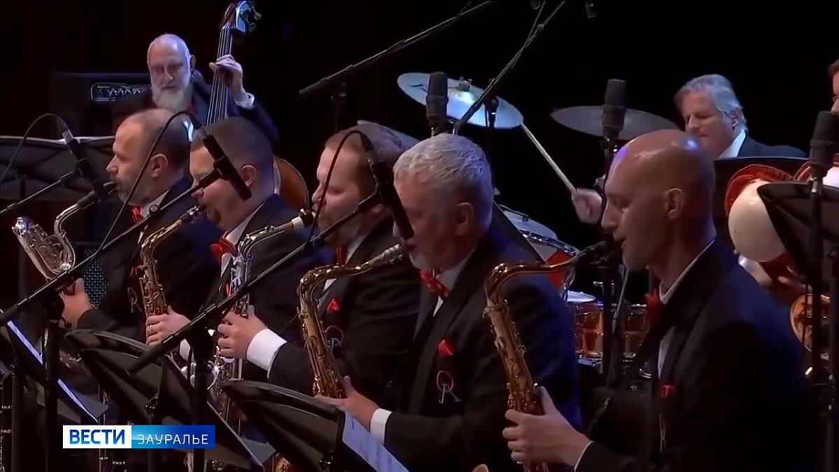 В Курган с юбилейной программой приедет Государственный камерный оркестр джазовой музыки имени Олега Лундстрема