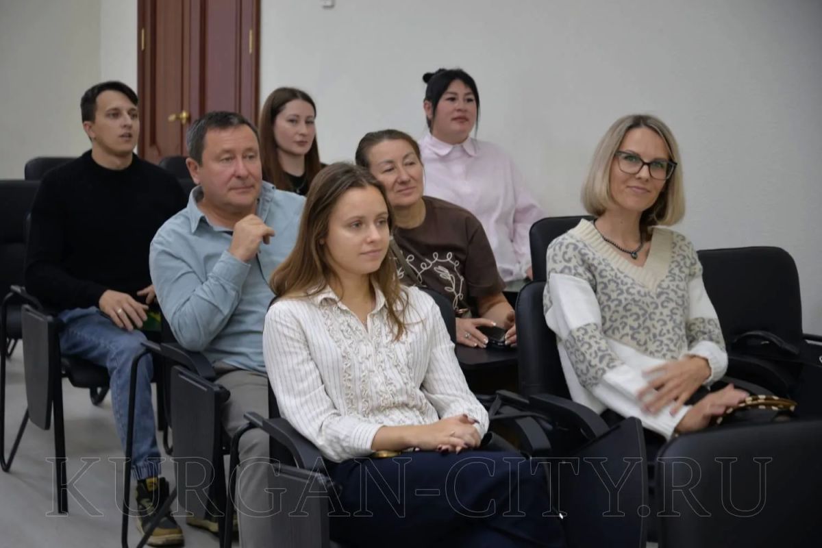 В Кургане прошло торжественное награждение победителей городского конкурса на лучшее оформление объектов торговли и общественного питания «Сочное лето!» В Кургане прошло торжественное награждение победителей городского конкурса на лучшее оформление объектов торговли и общественного питания «Сочное лето!»