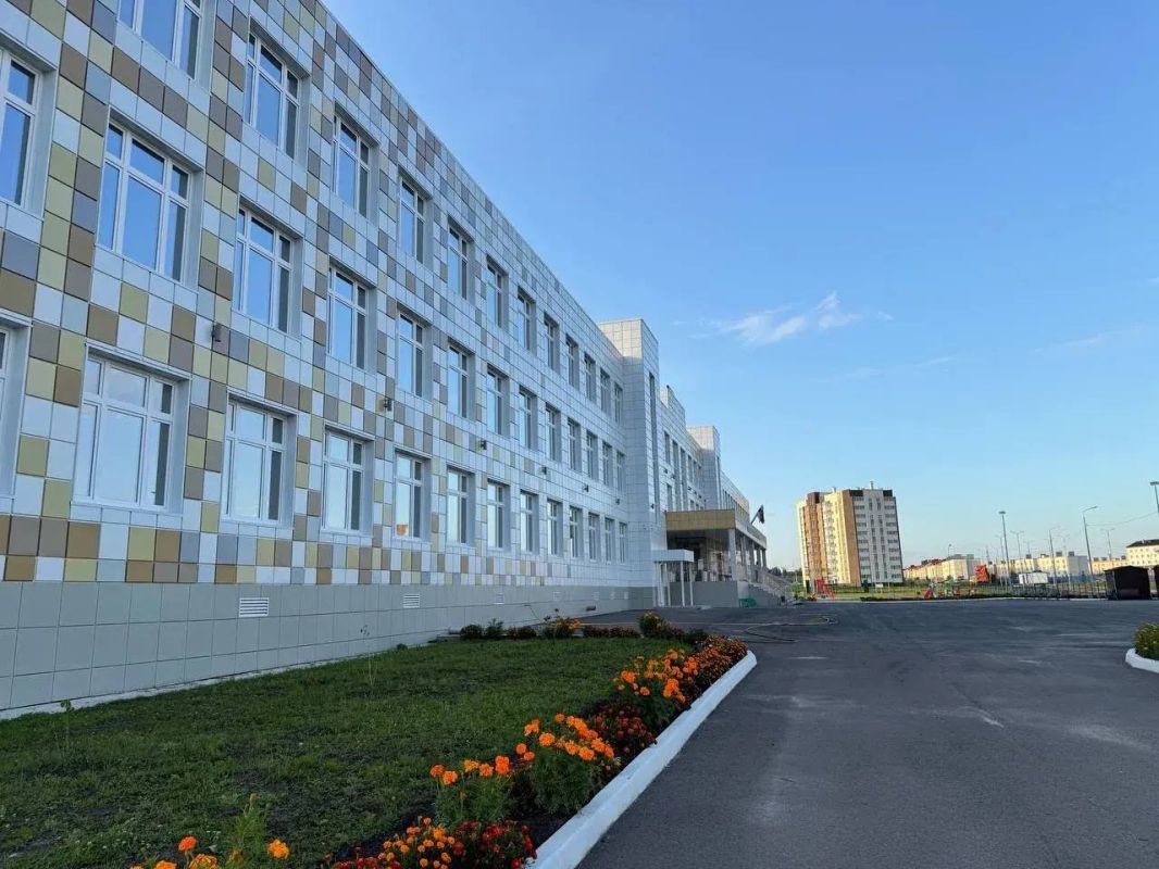 Вадим Шумков: В ДК «Созвездие» работы завершены: обновлены фасад здания и внутренние помещения: гардероб, зал для занятий танцами и кружковой работы Вадим Шумков: В ДК «Созвездие» работы завершены: обновлены фасад здания и внутренние помещения: гардероб, зал для занятий танцами и кружковой работы