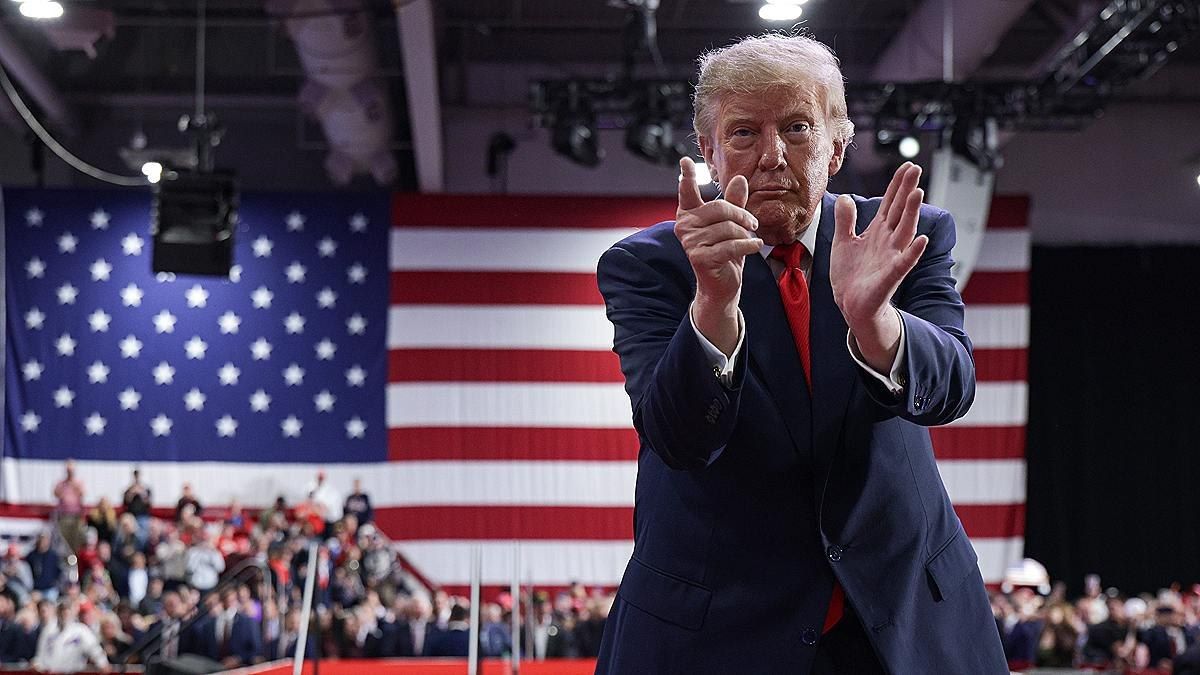 Трамп призвал сменить президента Украины: что ответили в Кремле