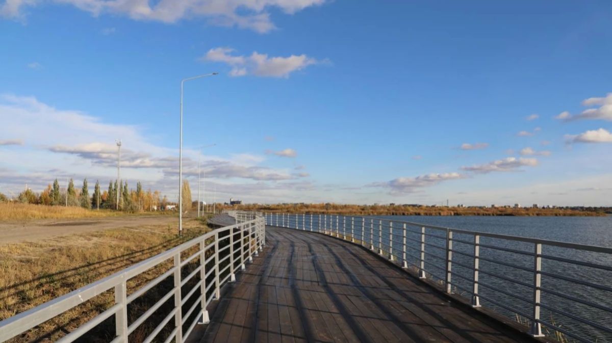 В Кургане завершается благоустройство набережной озера Чёрное