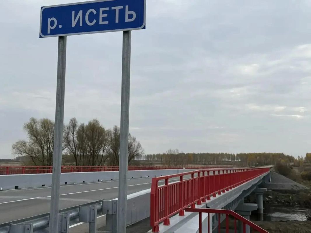 В Катайском округе завершили работы на еще одном из пяти мостов, которые ремонтируют в этом году по поручению губернатора Вадима Шумкова в регионе В Катайском округе завершили работы на еще одном из пяти мостов, которые ремонтируют в этом году по поручению губернатора Вадима Шумкова в регионе