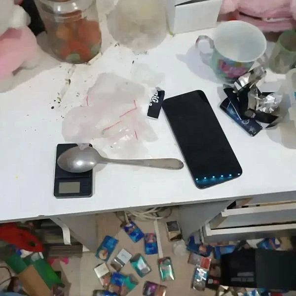 17-летняя жительница Кургана устроила притон в квартире 17-летняя жительница Кургана устроила притон в квартире