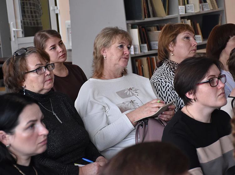 В Курганской области обсудили будущее школьных библиотек В Курганской области обсудили будущее школьных библиотек