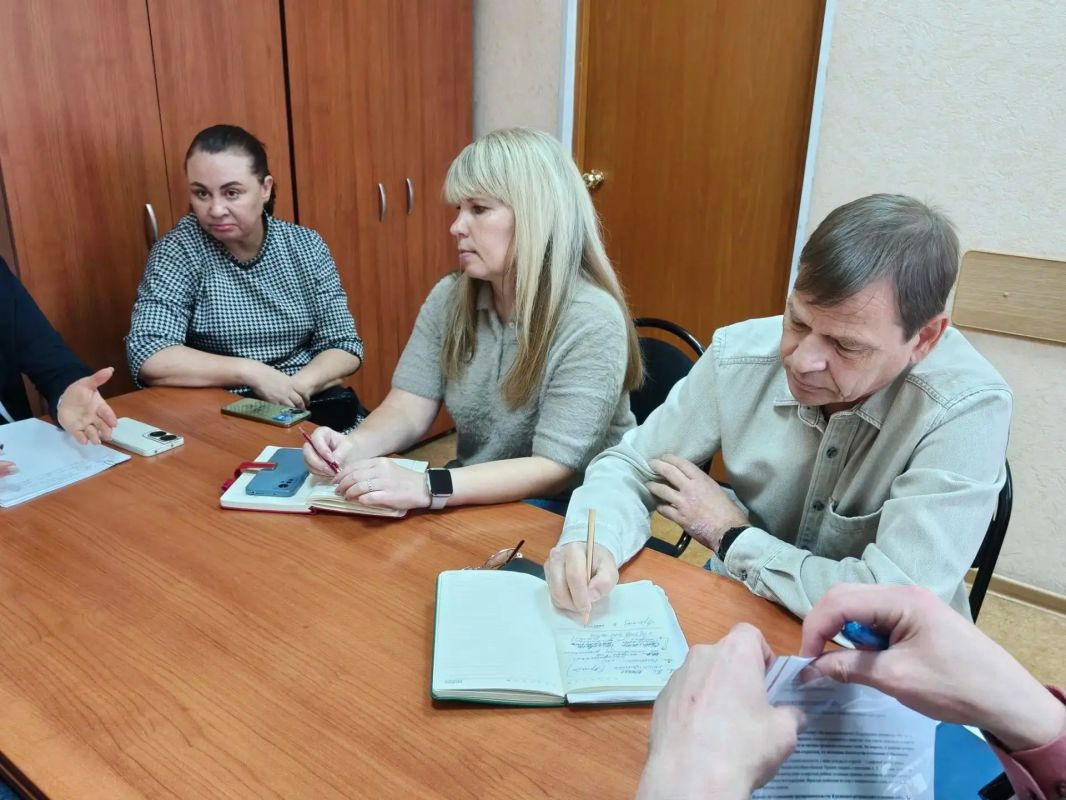 В Департаменте образования и науки Курганской области прошло первое заседание обновленного состава Общественного совета, на котором были решены ключевые организационные вопросы и намечены векторы дальнейшей работы В Департаменте образования и науки Курганской области прошло первое заседание обновленного состава Общественного совета, на котором были решены ключевые организационные вопросы и намечены векторы дальнейшей работы