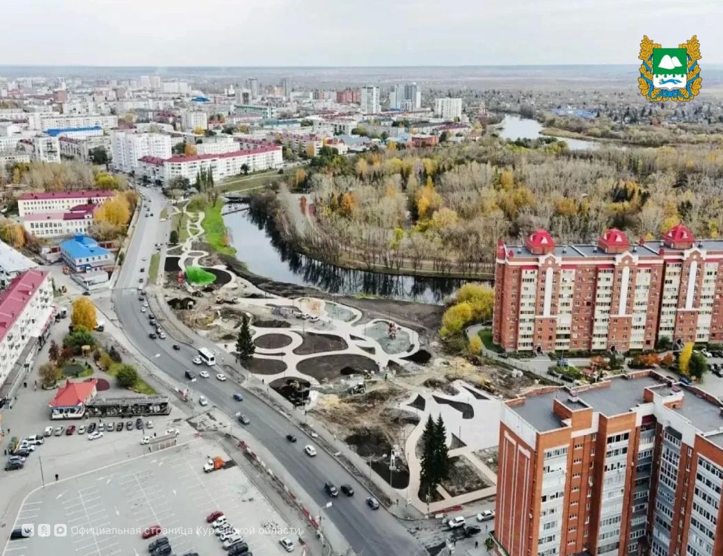 Курган меняется буквально на глазах, и это невозможно не заметить: вместо заброшенных пустырей и старых построек в самом центре города появляются современные и уютные пространства для отдыха Курган меняется буквально на глазах, и это невозможно не заметить: вместо заброшенных пустырей и старых построек в самом центре города появляются современные и уютные пространства для отдыха