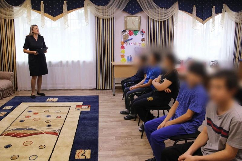 В Центре временного содержания несовершеннолетних правонарушителей УМВД России по Курганской области прошло мероприятие, посвященное Дню отца