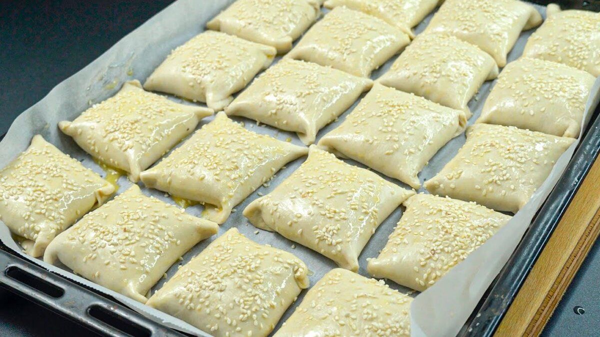 Секреты вкусных пирожков: быстро и просто с слоеным тестом