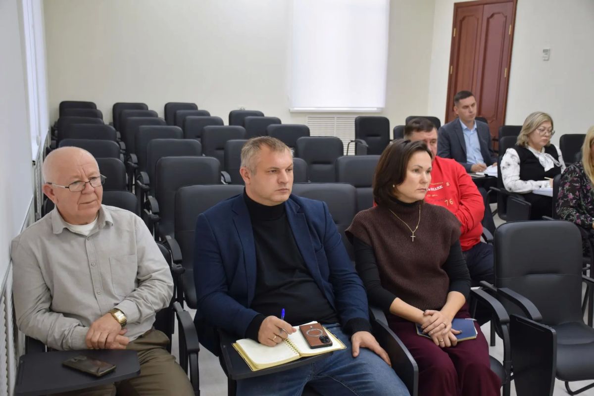 Антон Науменко: На штабе по транспорту обсудили ряд важных вопросов, среди которых — выполнение плановых рейсов, контроль за состоянием автобусов и внесение корректировок в схемы движения после открытия дорог Антон Науменко: На штабе по транспорту обсудили ряд важных вопросов, среди которых — выполнение плановых рейсов, контроль за состоянием автобусов и внесение корректировок в схемы движения после открытия дорог