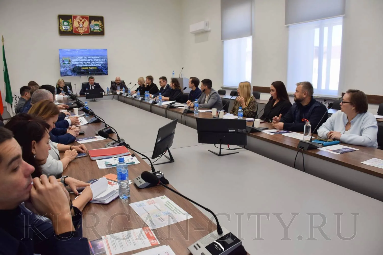 Глава города Кургана Антон Науменко провел заседание совета по улучшению инвестиционного климата и развитию малого и среднего предпринимательства