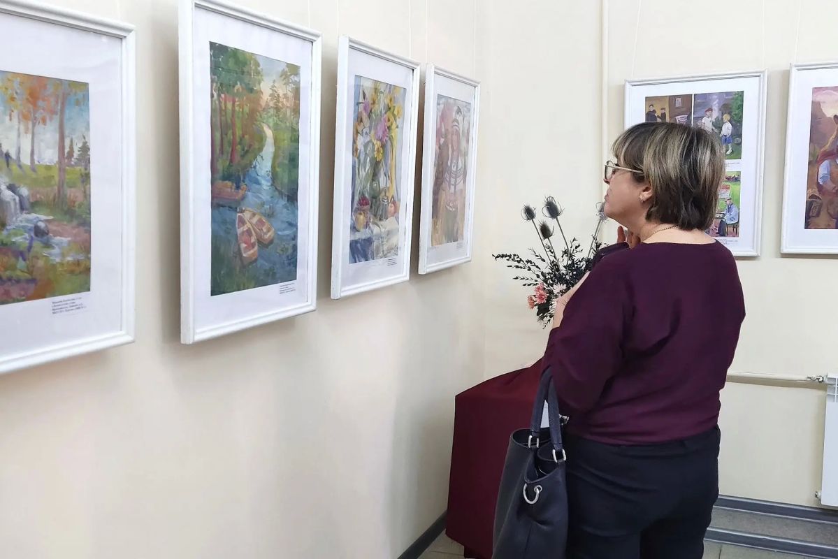 В Кургане в уютной гостиной «Репка» развернулась особенная история – персональная выставка работ учениц Детской школы искусств №1 под названием «Шаг навстречу искусству» В Кургане в уютной гостиной «Репка» развернулась особенная история – персональная выставка работ учениц Детской школы искусств №1 под названием «Шаг навстречу искусству»